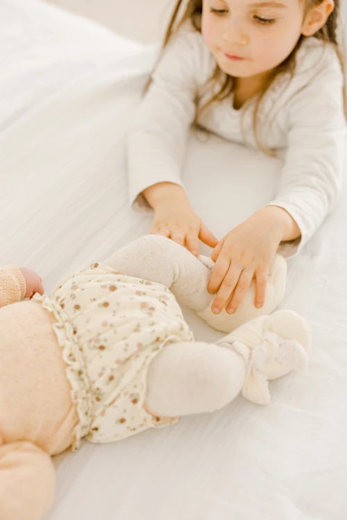 enfant rose marron gris bébé